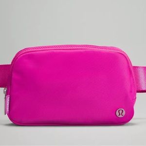 BNWT LULULEMON SONIC PINK BELT BAG